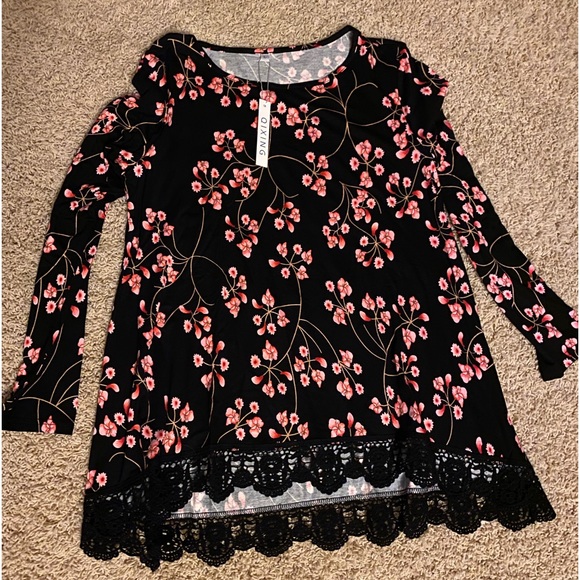 Flowered Tunic - Picture 5 of 13